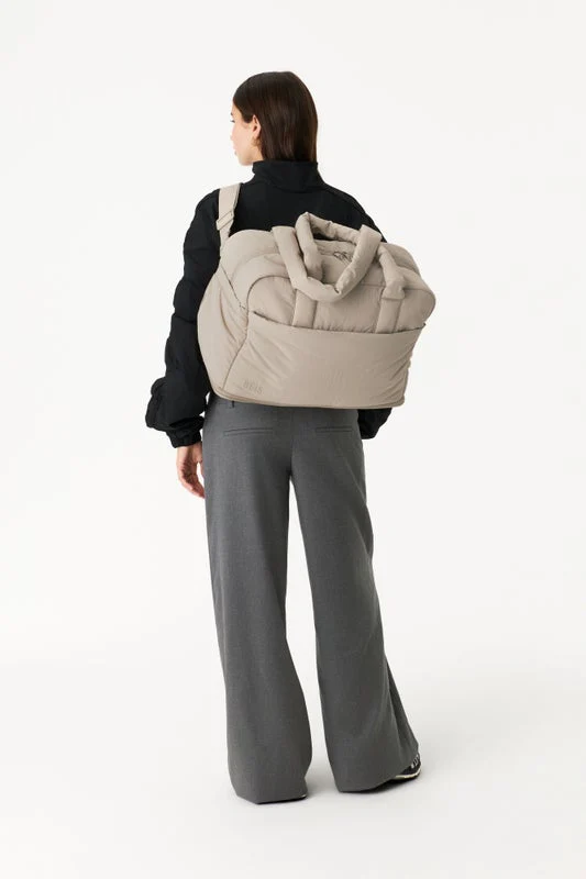 Resale The Air Duffle in Oat - Image 6