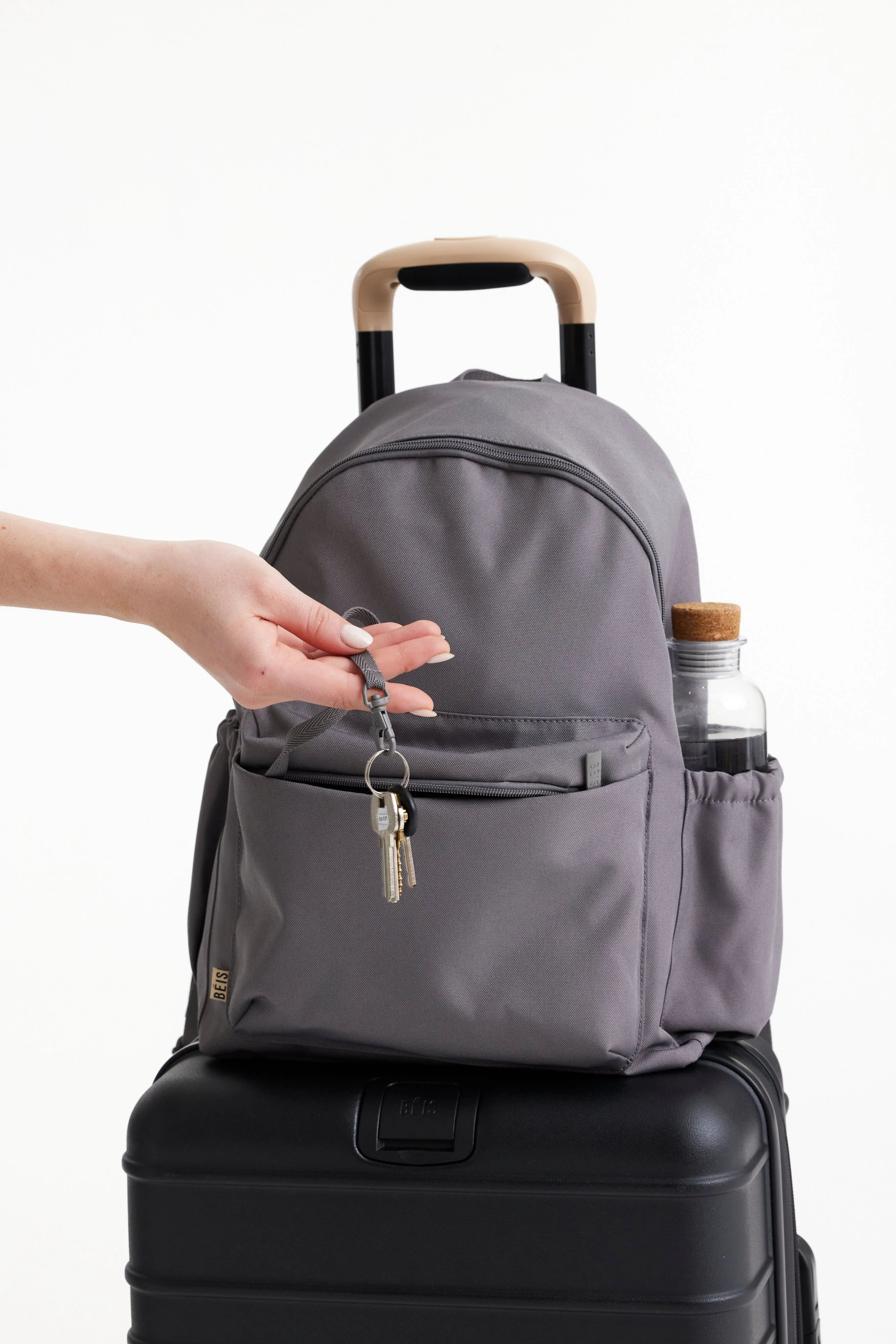 Resale The BÉISics Backpack in Grey - Image 7