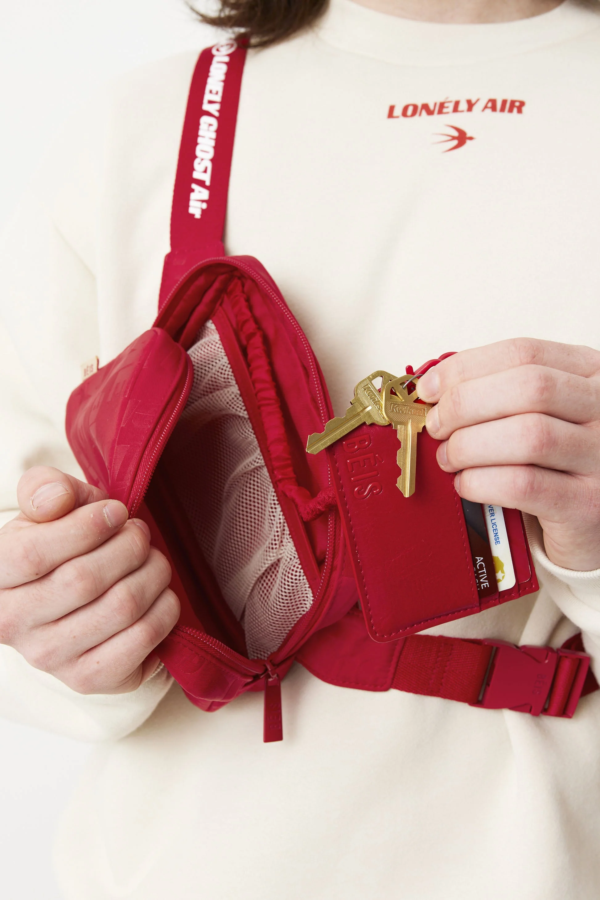 Resale The Belt Bag in Text Me Red - Image 4