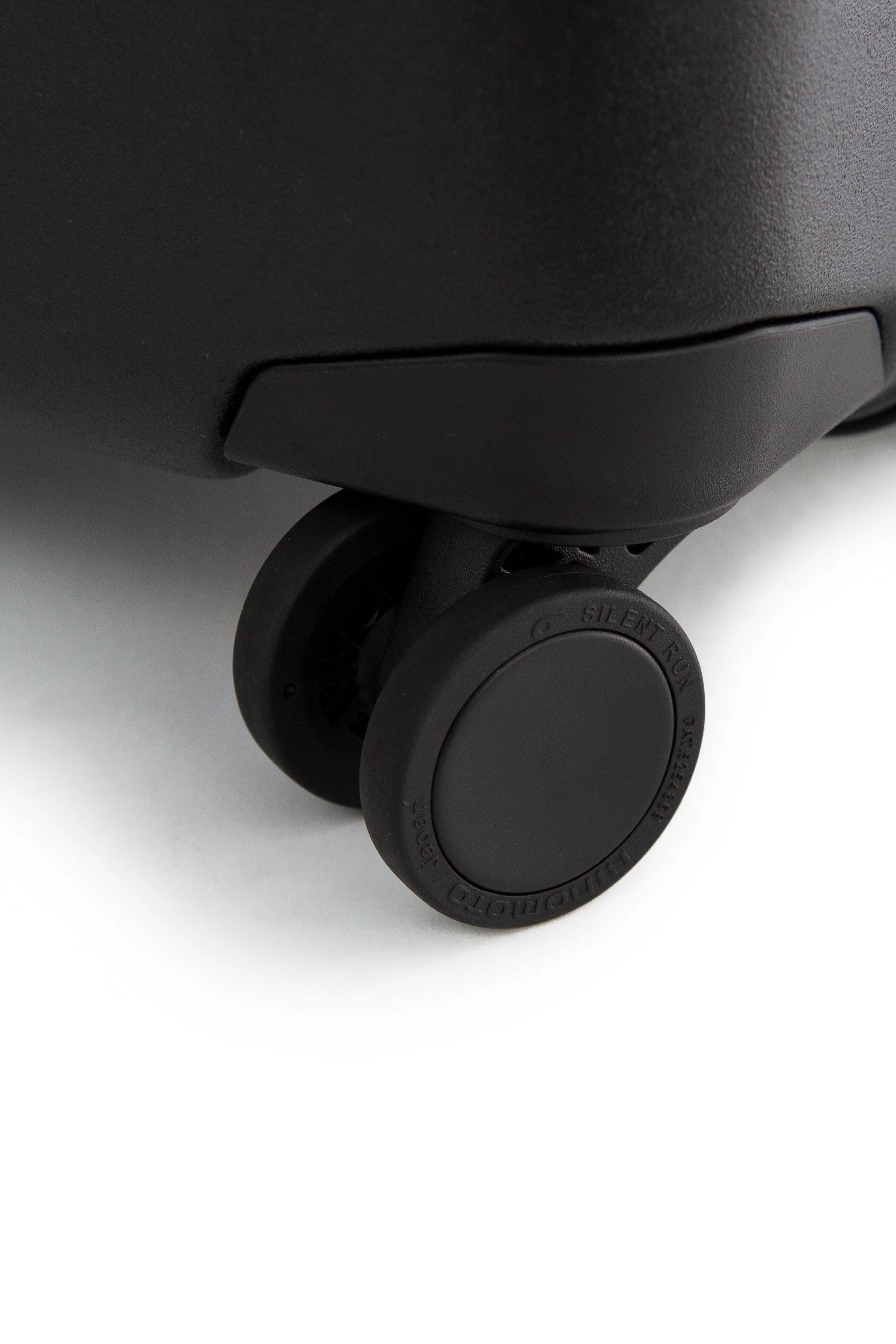 Resale The Carry-On Roller in Black - Image 7