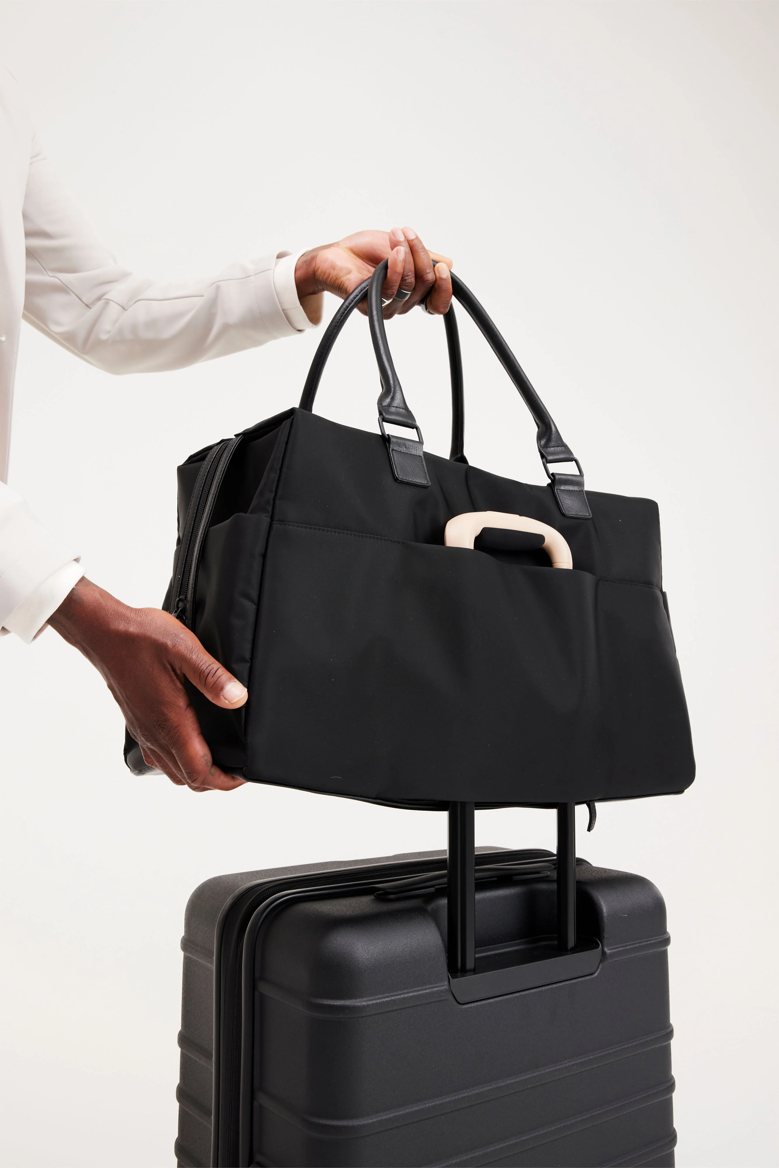 Resale The Commuter Duffle in Black - Image 10
