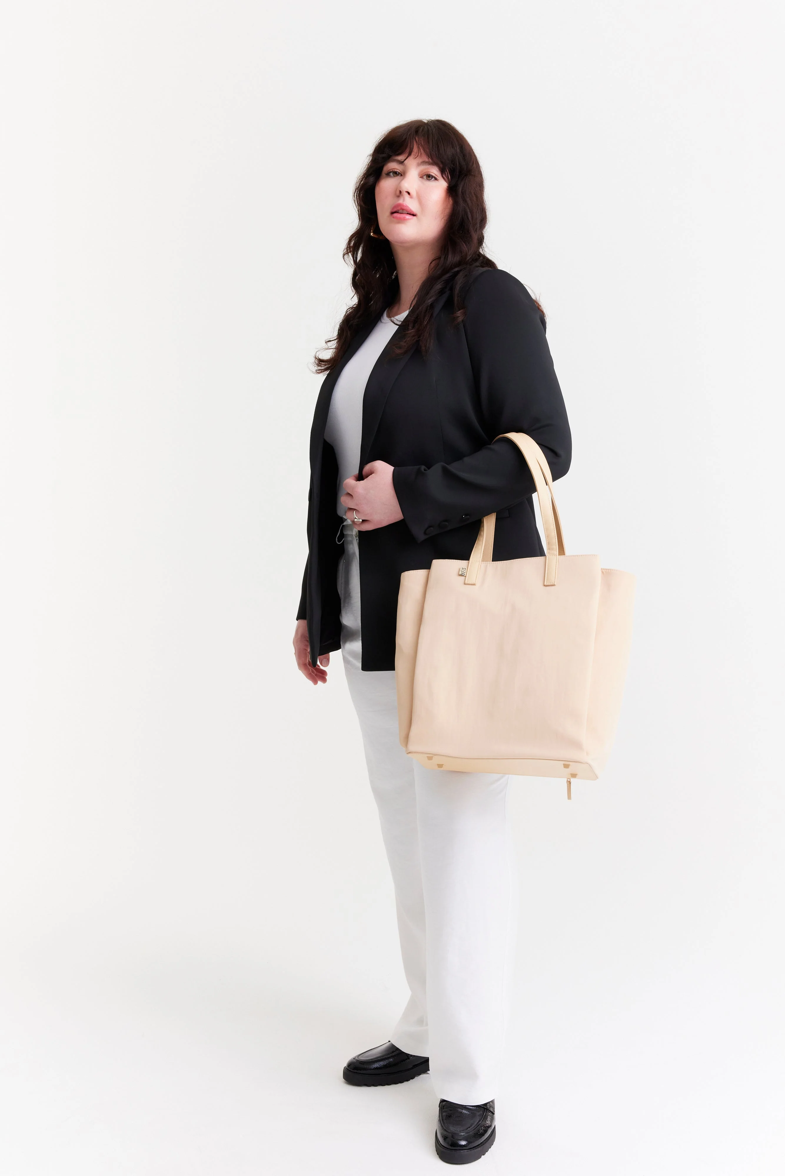 Resale The Commuter Tote in Beige - Image 15