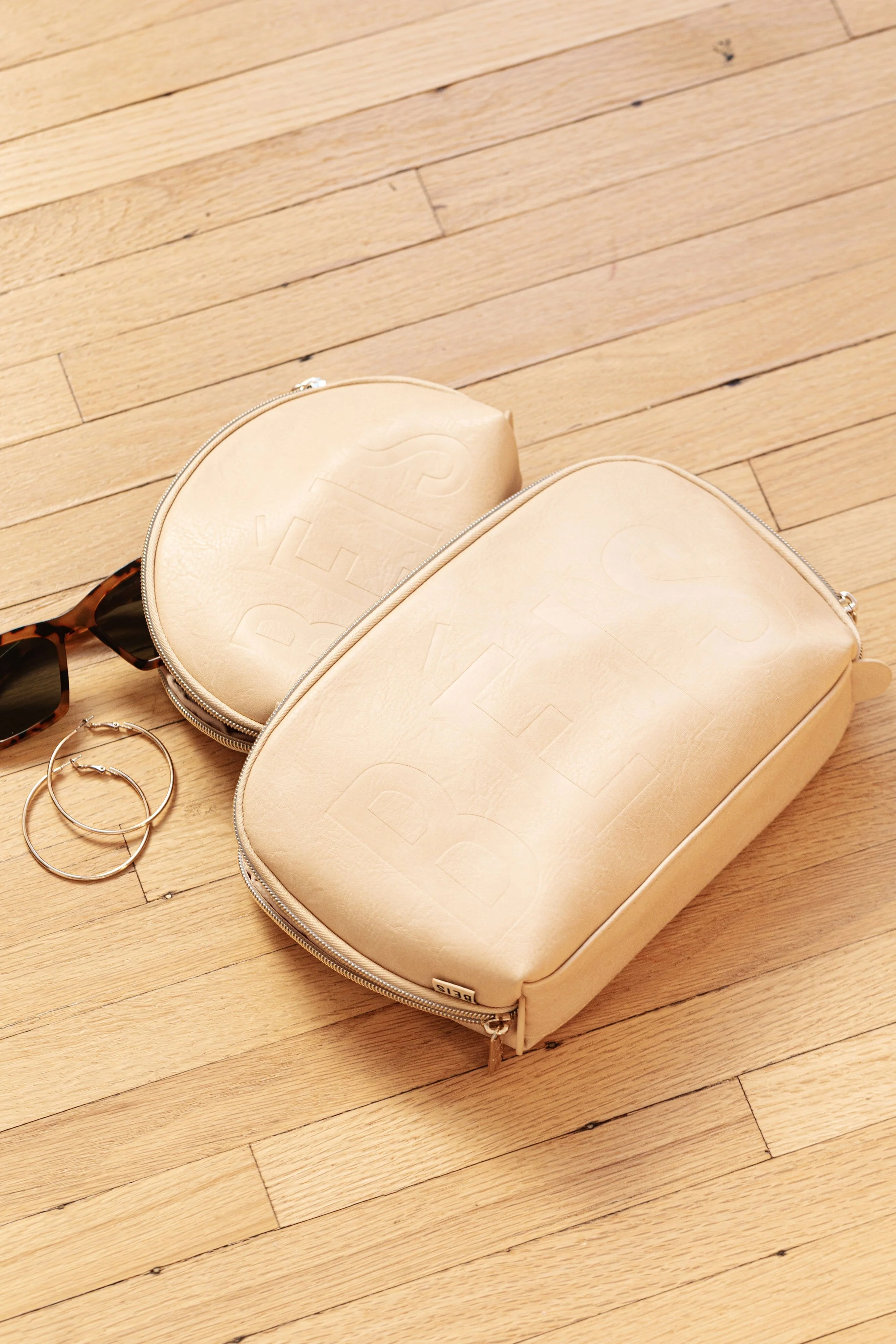 Resale The Cosmetic Pouch Set in Beige - Image 3