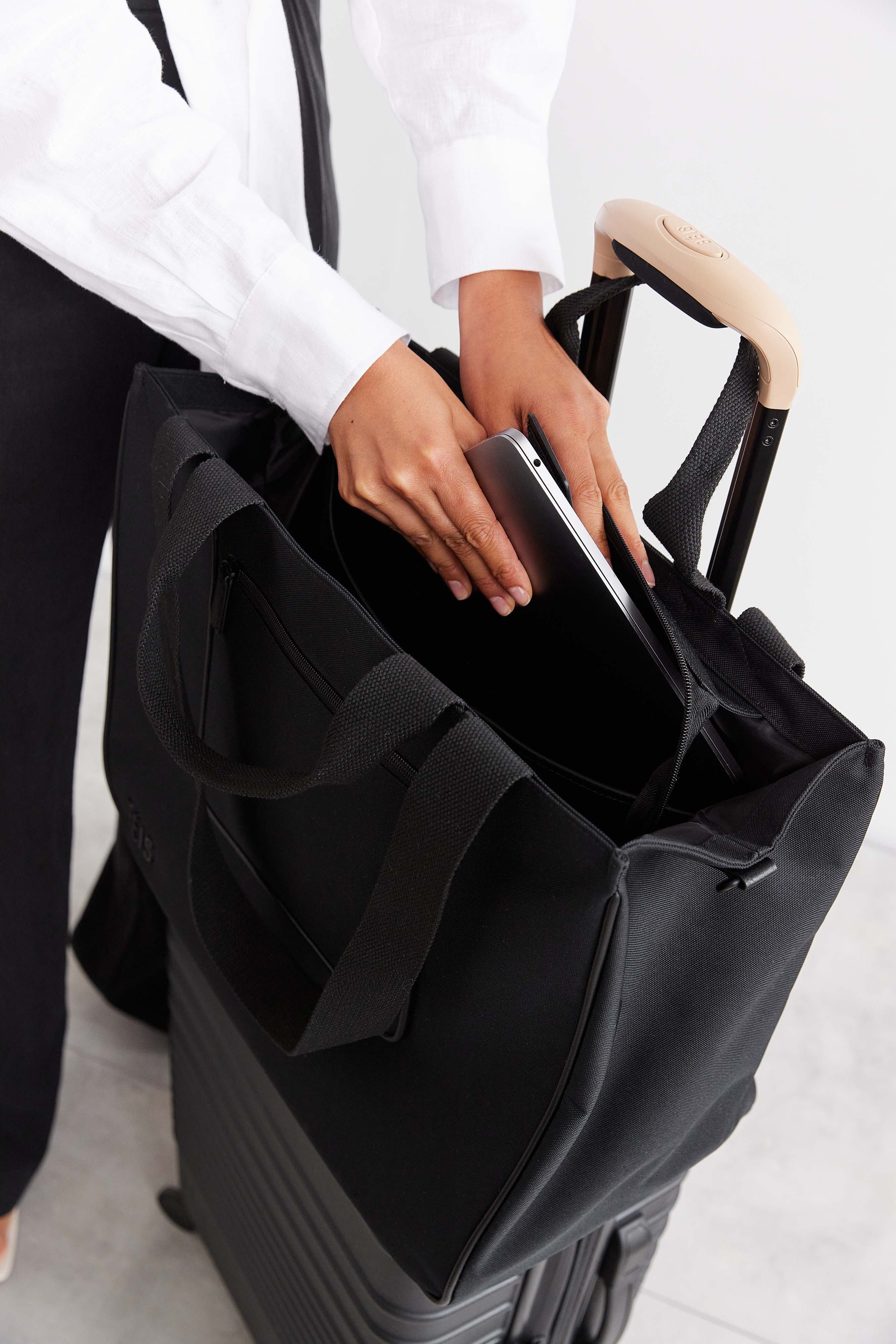 Resale The East To West Tote in Black - Image 7