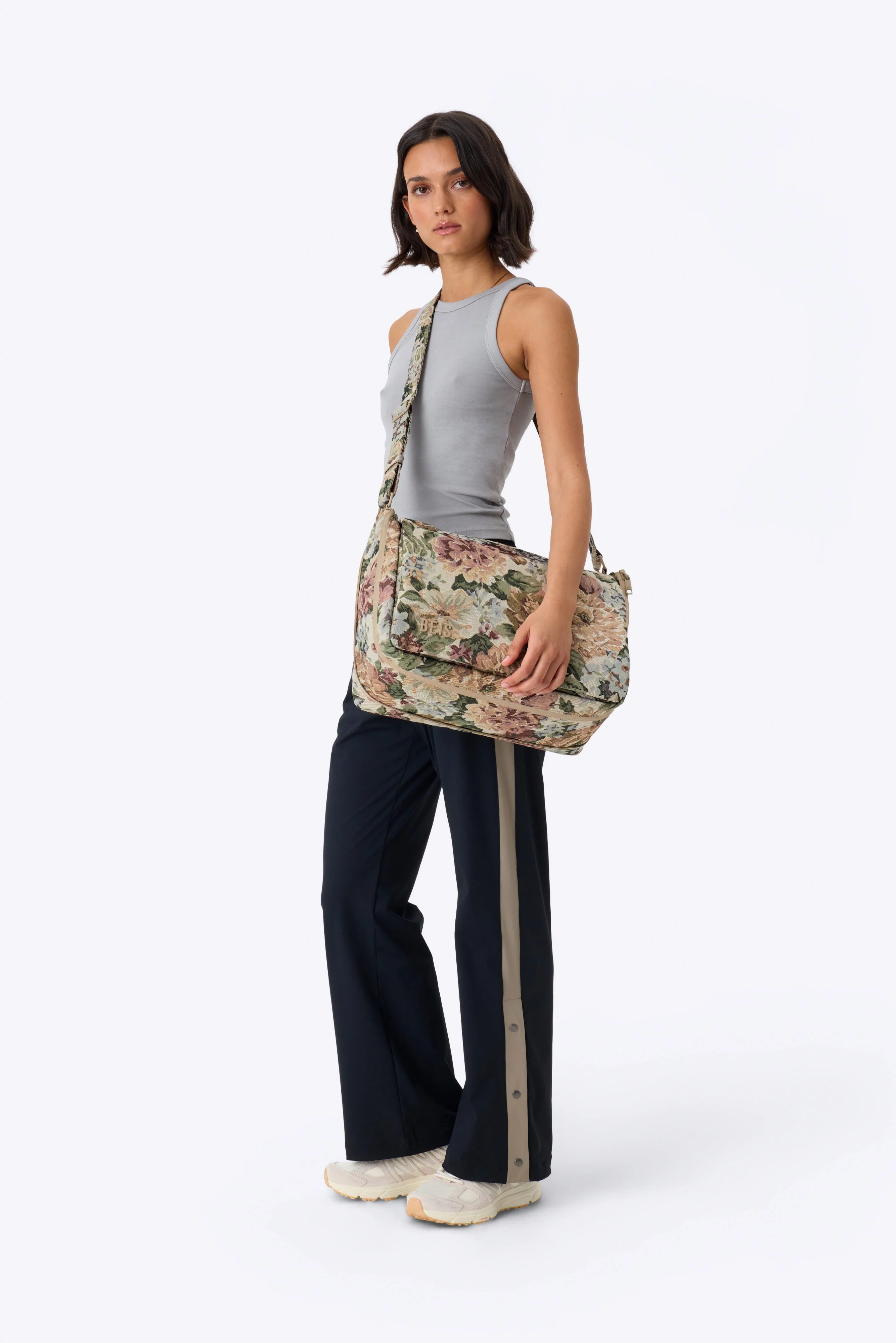Resale The Expandable Messenger Tote in Vintage Floral - Image 8