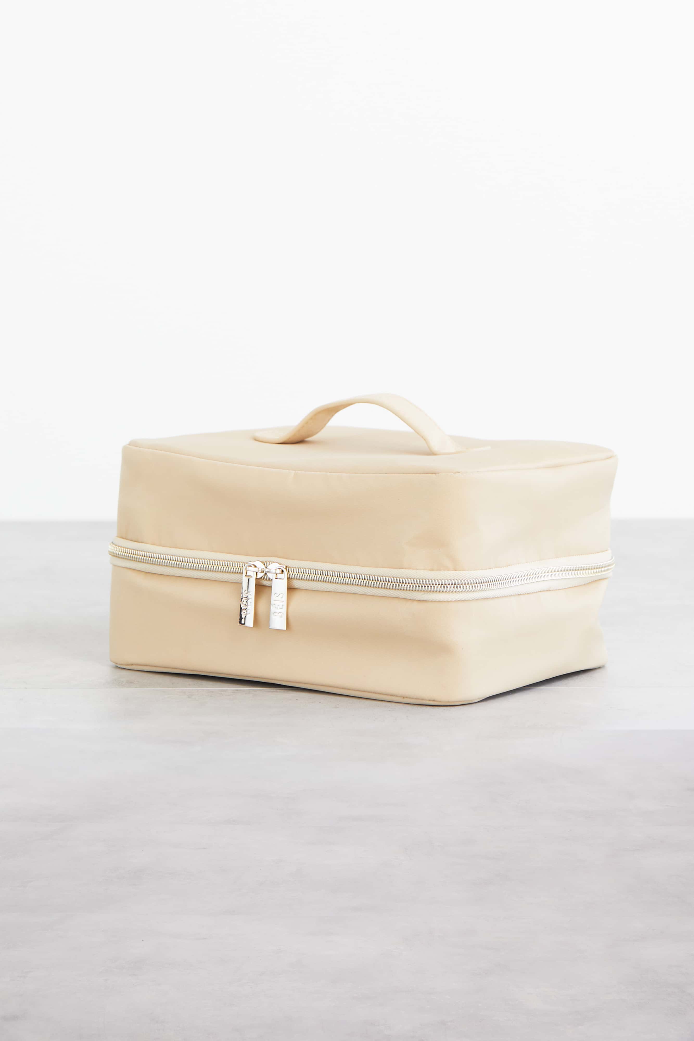 Resale The Hanging Cosmetic Case in Beige - Image 3