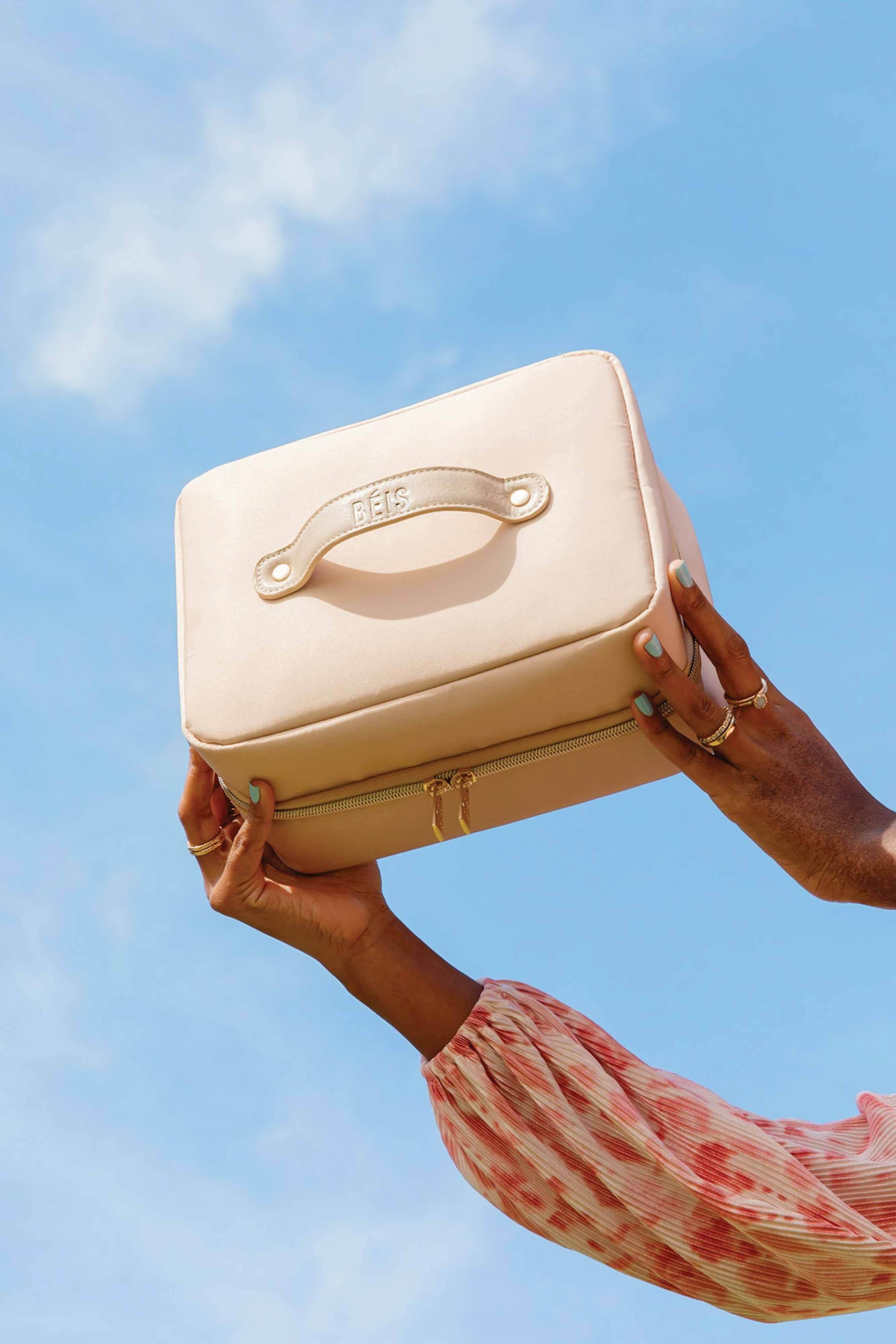 Resale The Hanging Cosmetic Case in Beige - Image 4