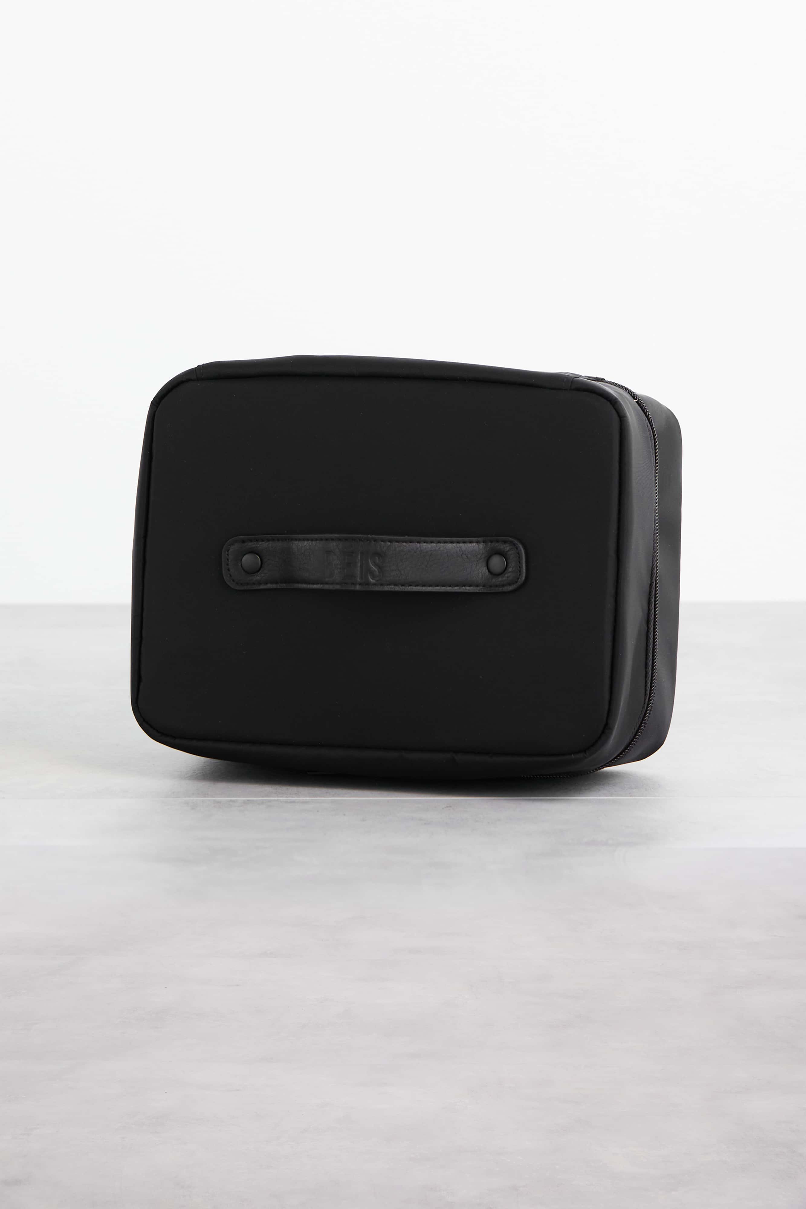 Resale The Hanging Cosmetic Case in Black - Image 4