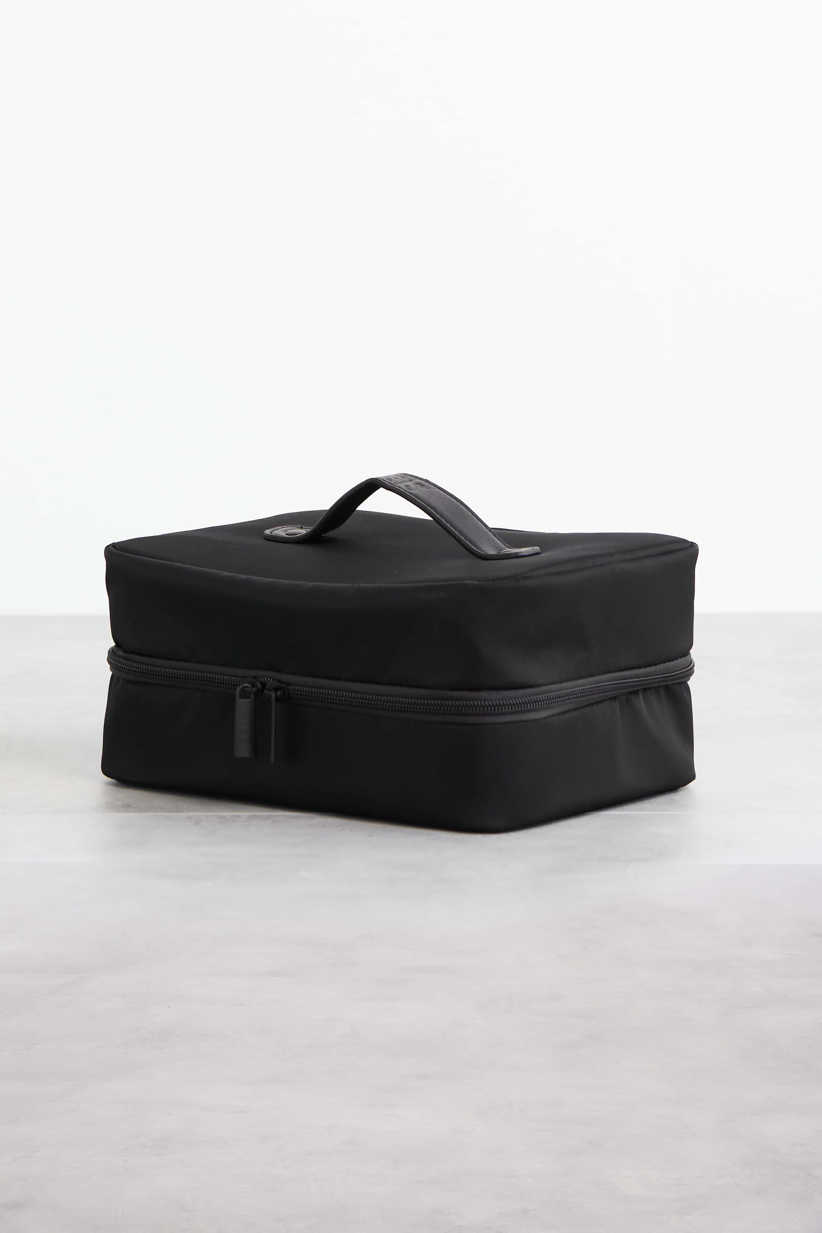 Resale The Hanging Cosmetic Case in Black - Image 5