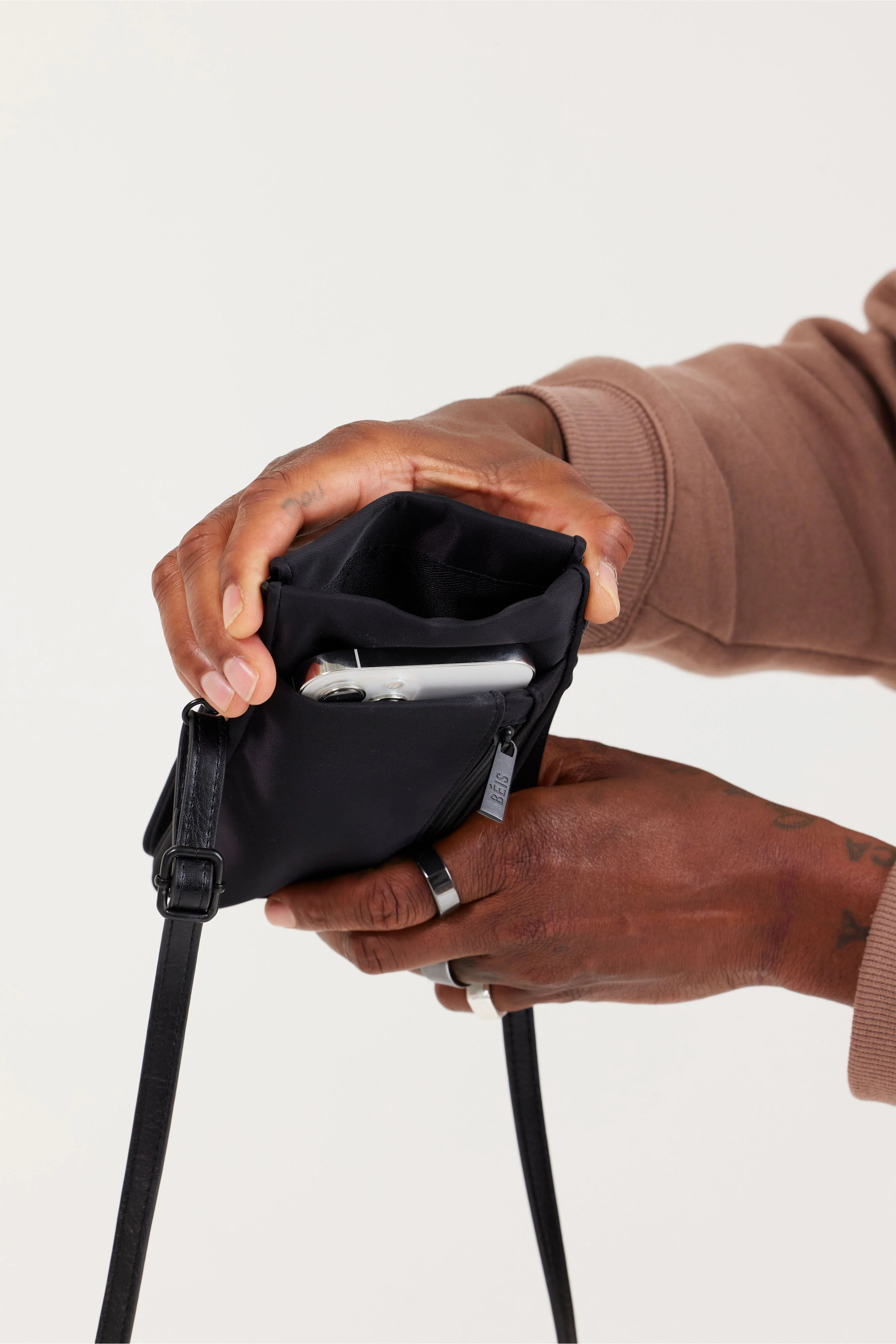 Resale The ID Crossbody Bag in Black - Image 7