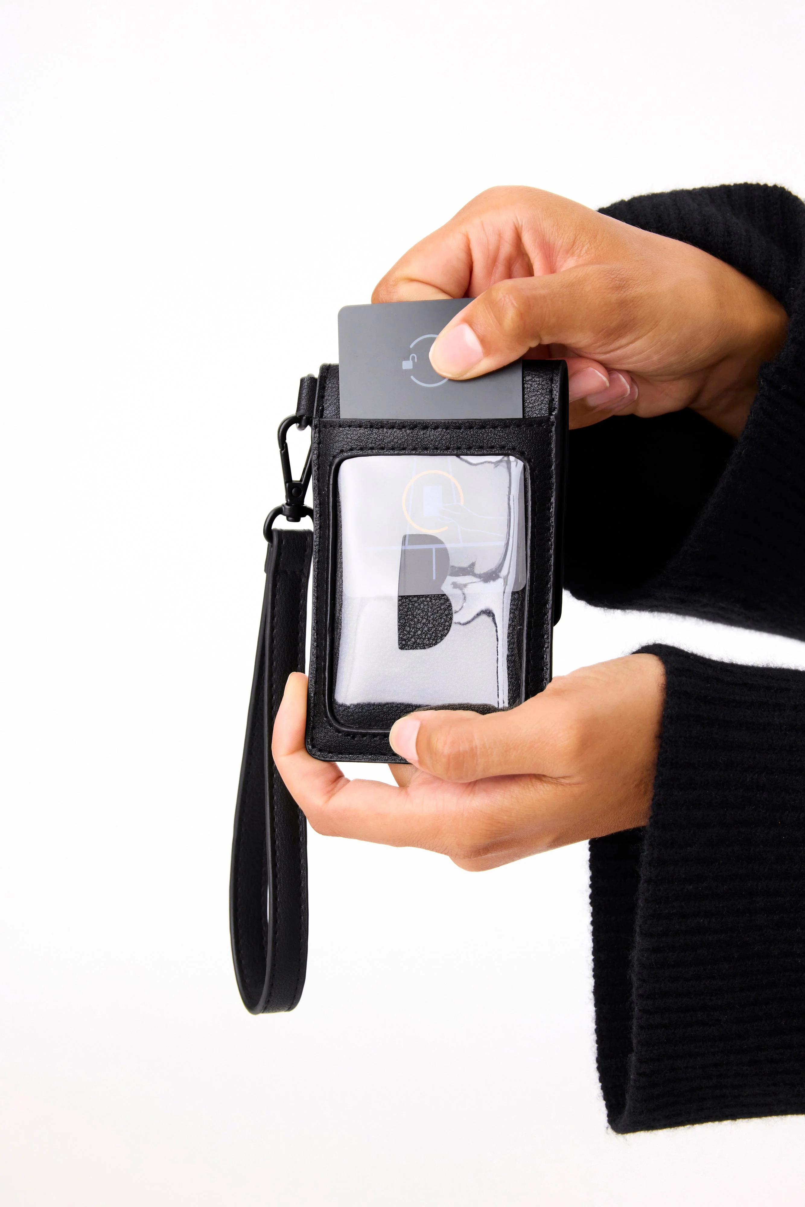 Resale The ID Wristlet in Black - Image 6