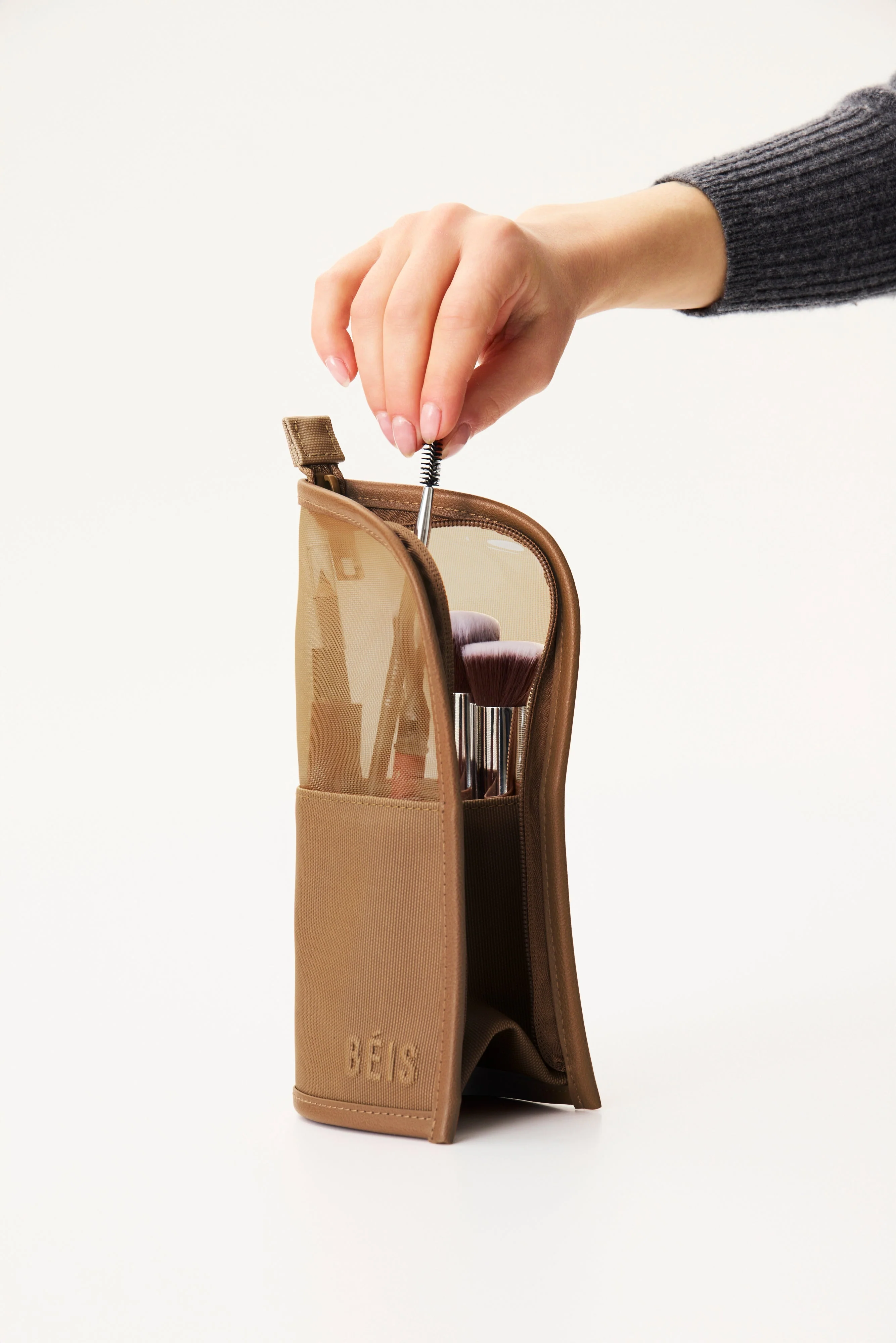 Resale The Makeup Brush Pouch in Camel - Image 5
