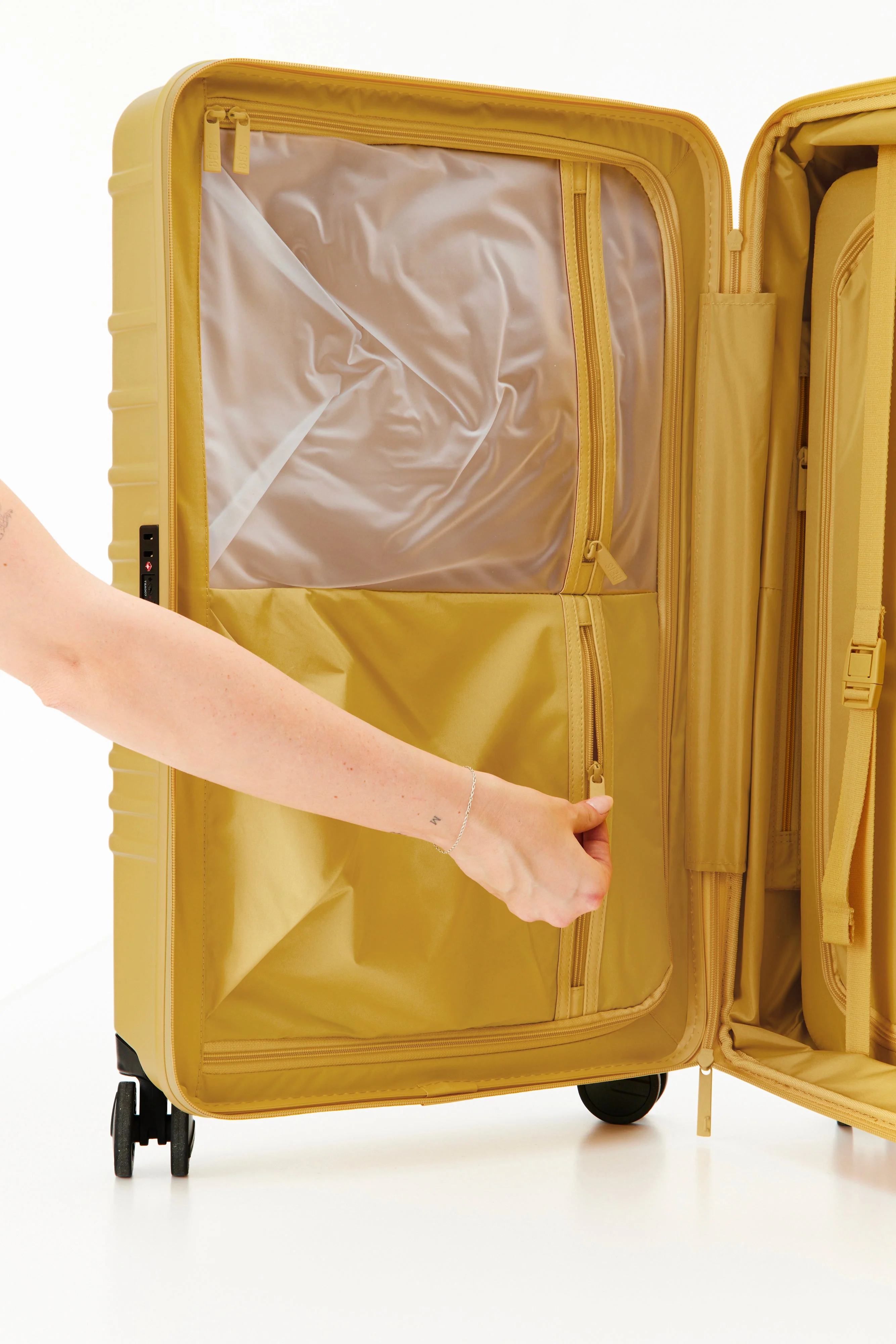 Resale The Medium Check-In Roller in Honey - Image 14