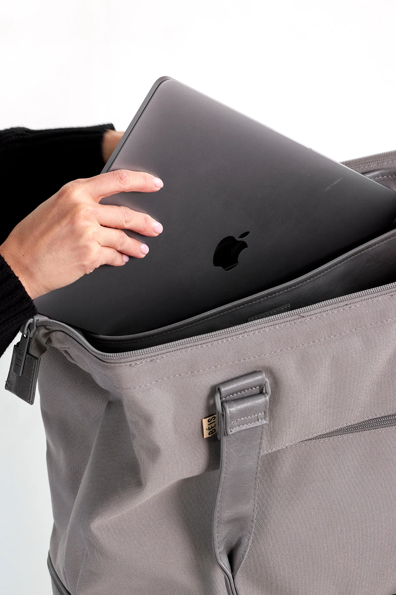 Resale The Mini Weekender in Grey - Image 4