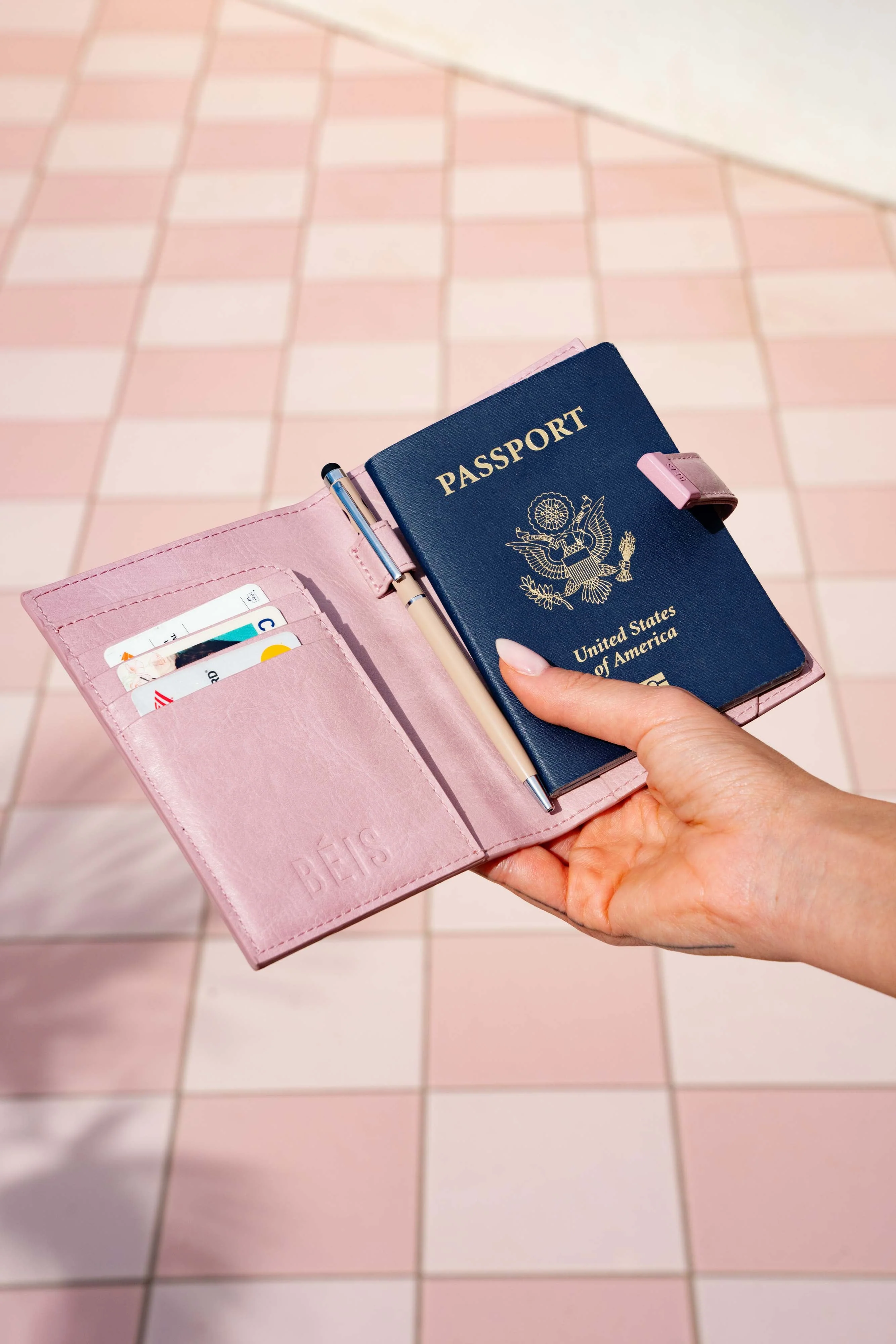 Resale The Passport & Luggage Tag Set in Atlas Pink - Image 2