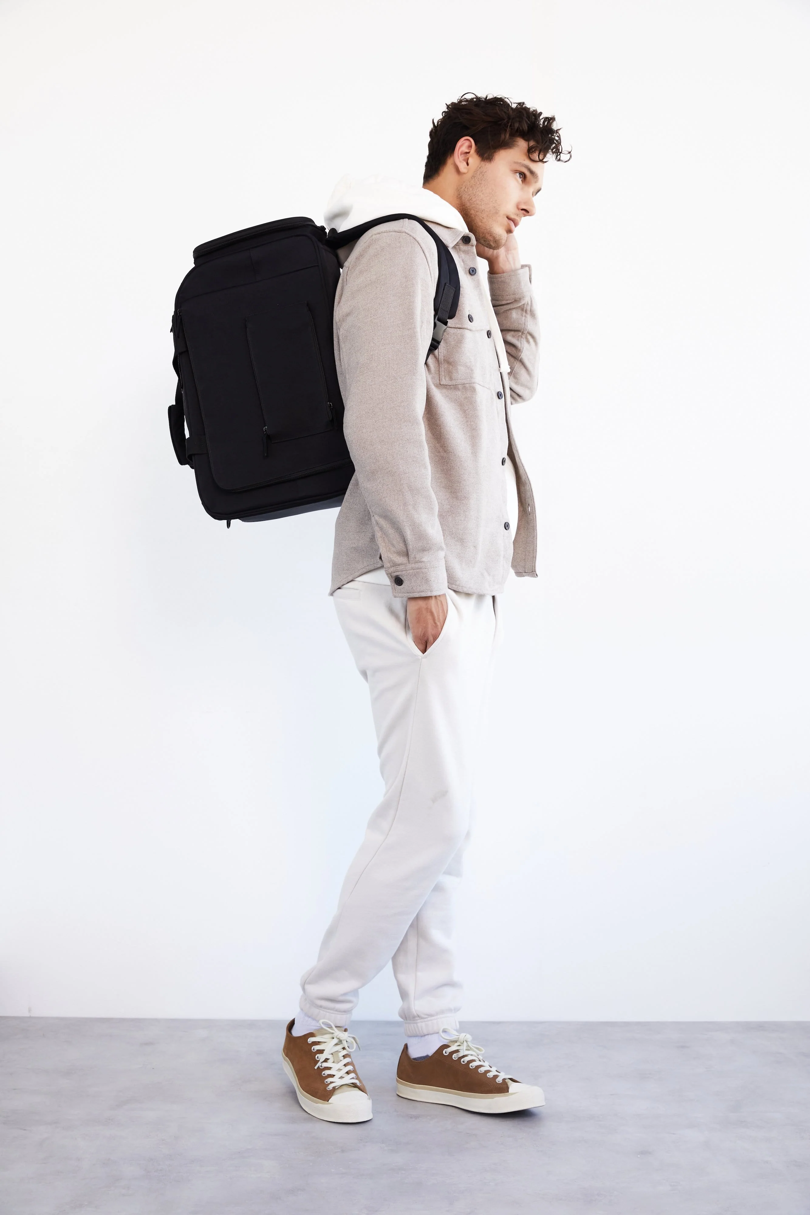 Resale The Regulation Pet Carry-on in Black - Image 11