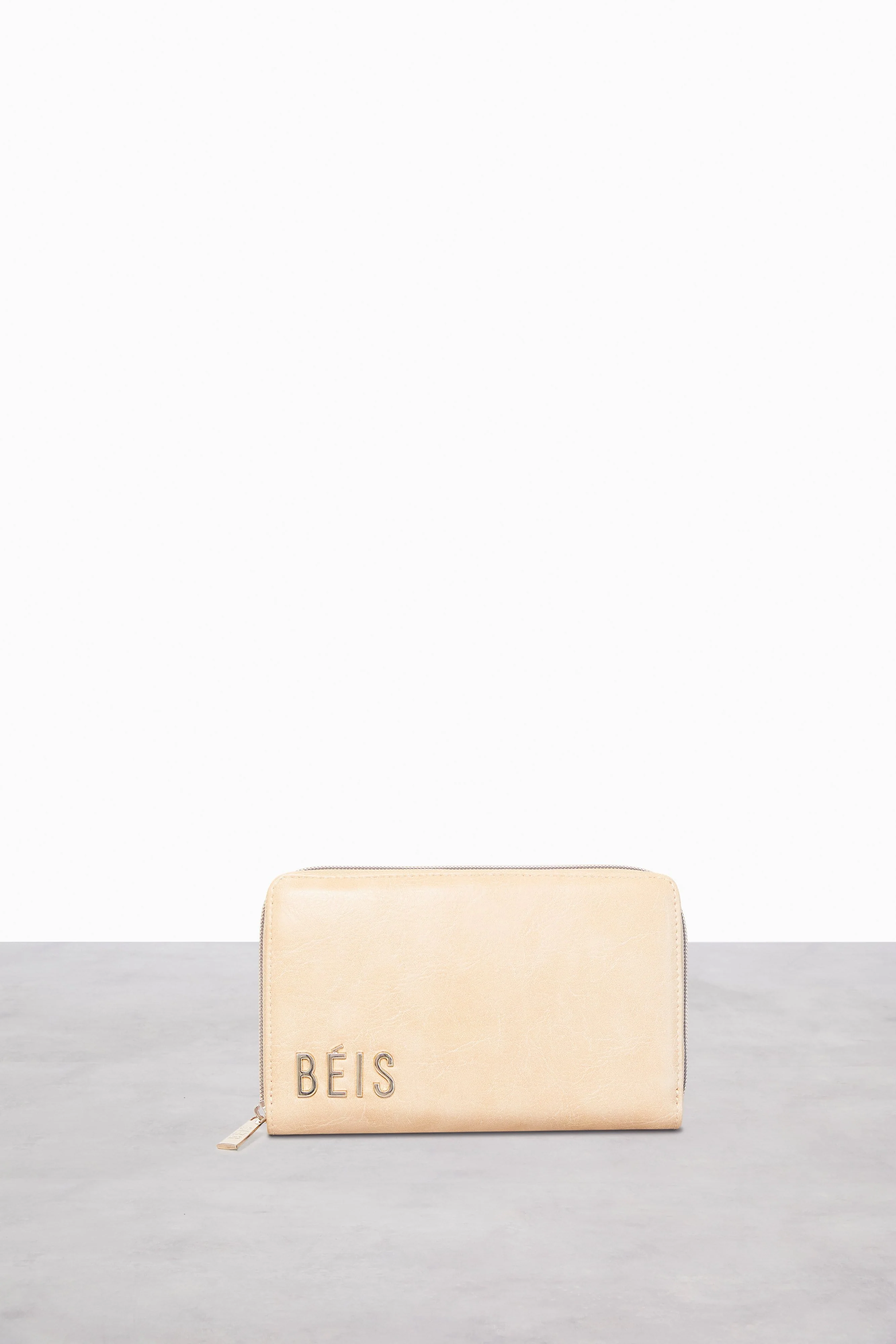 Resale The Travel Wallet in Beige - Image 4
