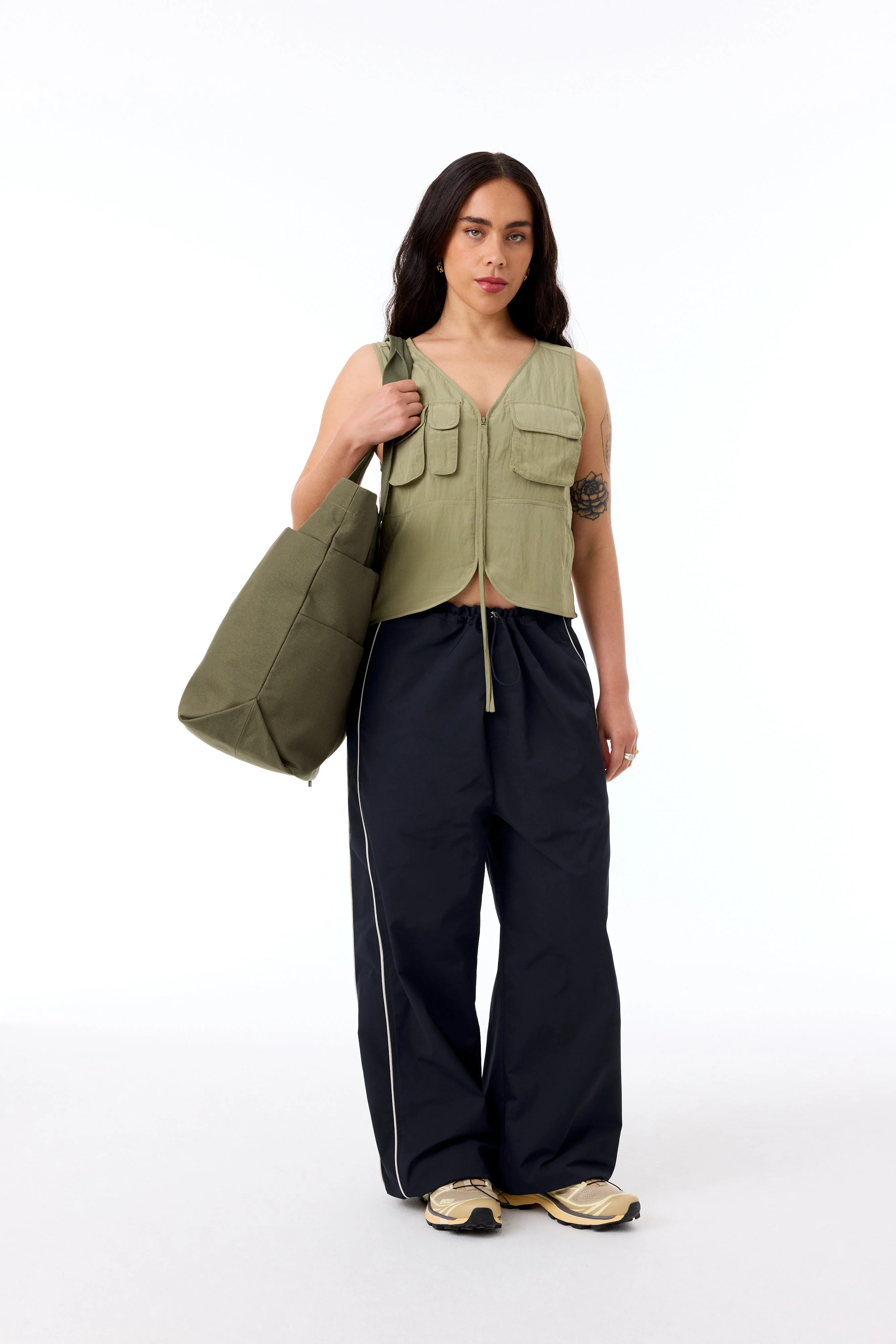 Resale The Utility Tote in Olive - Image 4