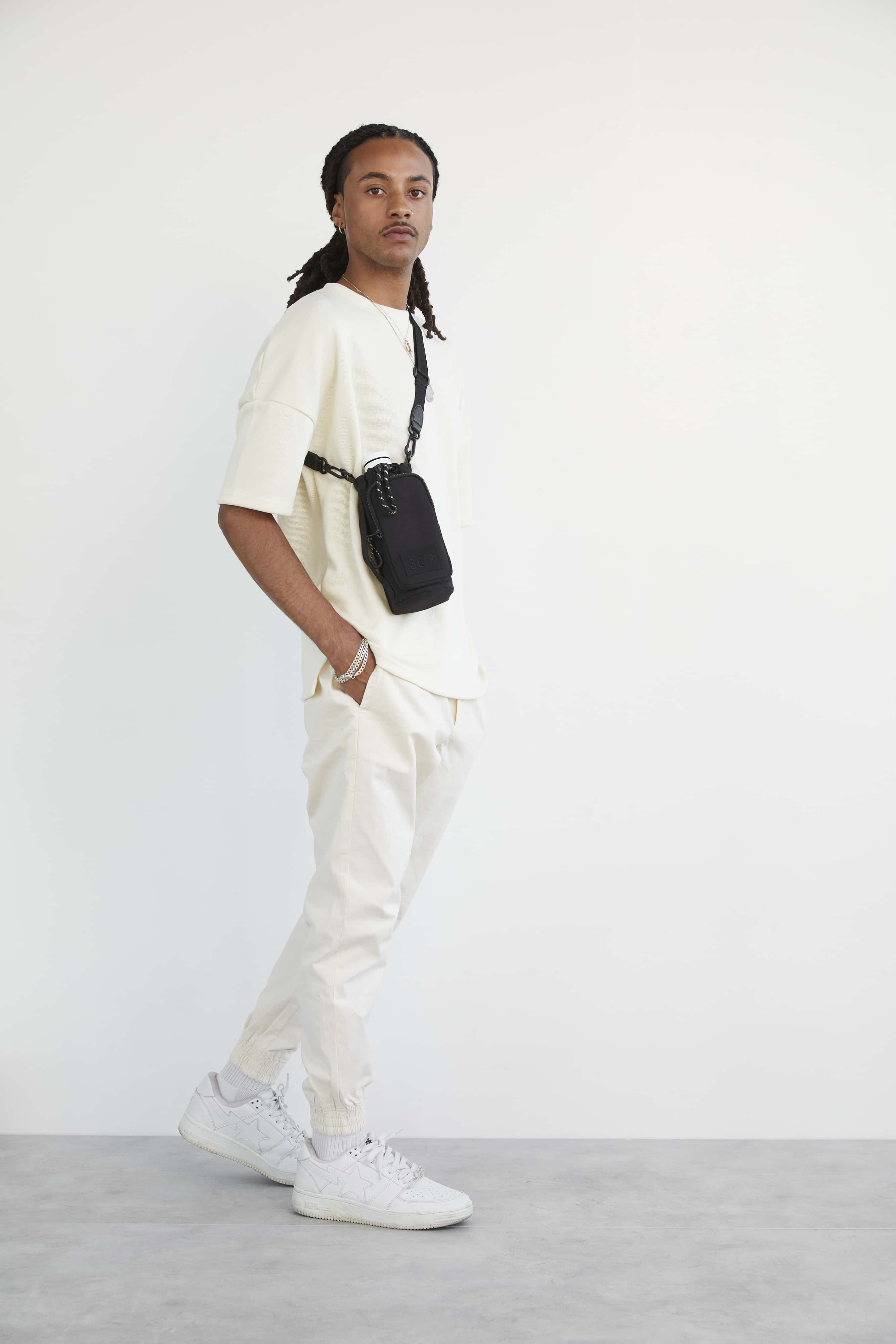 Resale The Water Bottle Sling in Black - Image 4