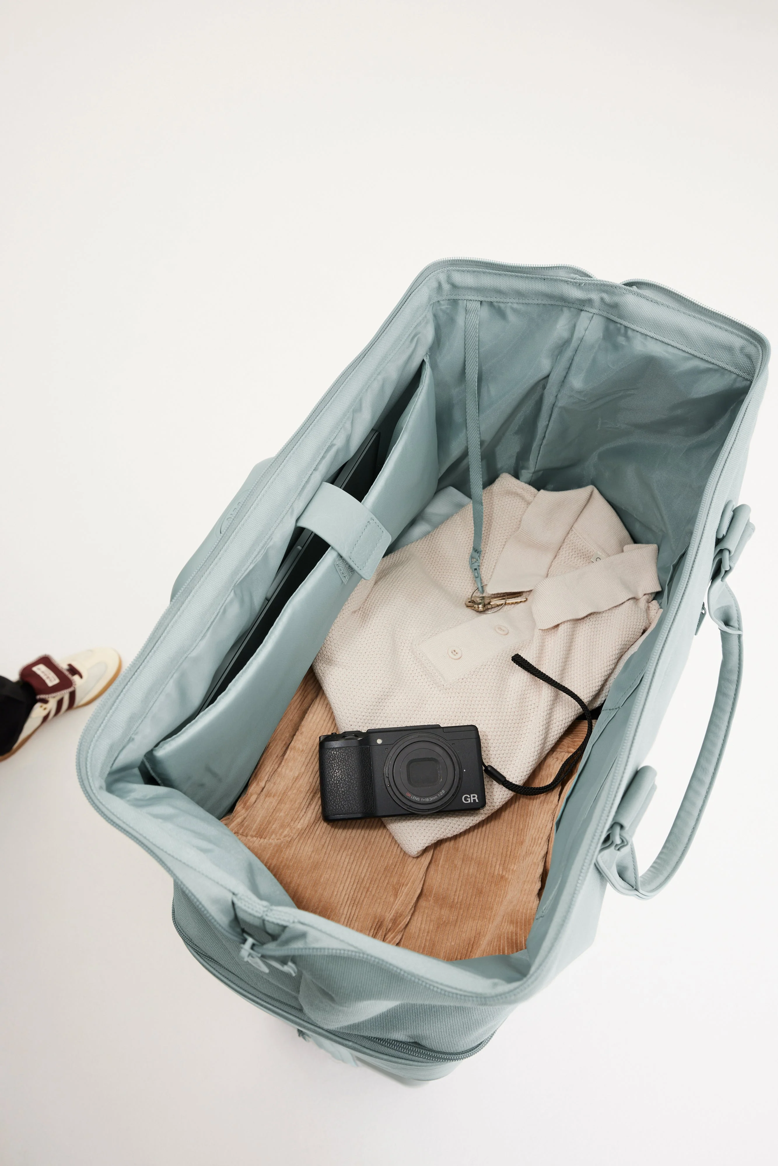 Resale The Weekender in Slate - Image 11