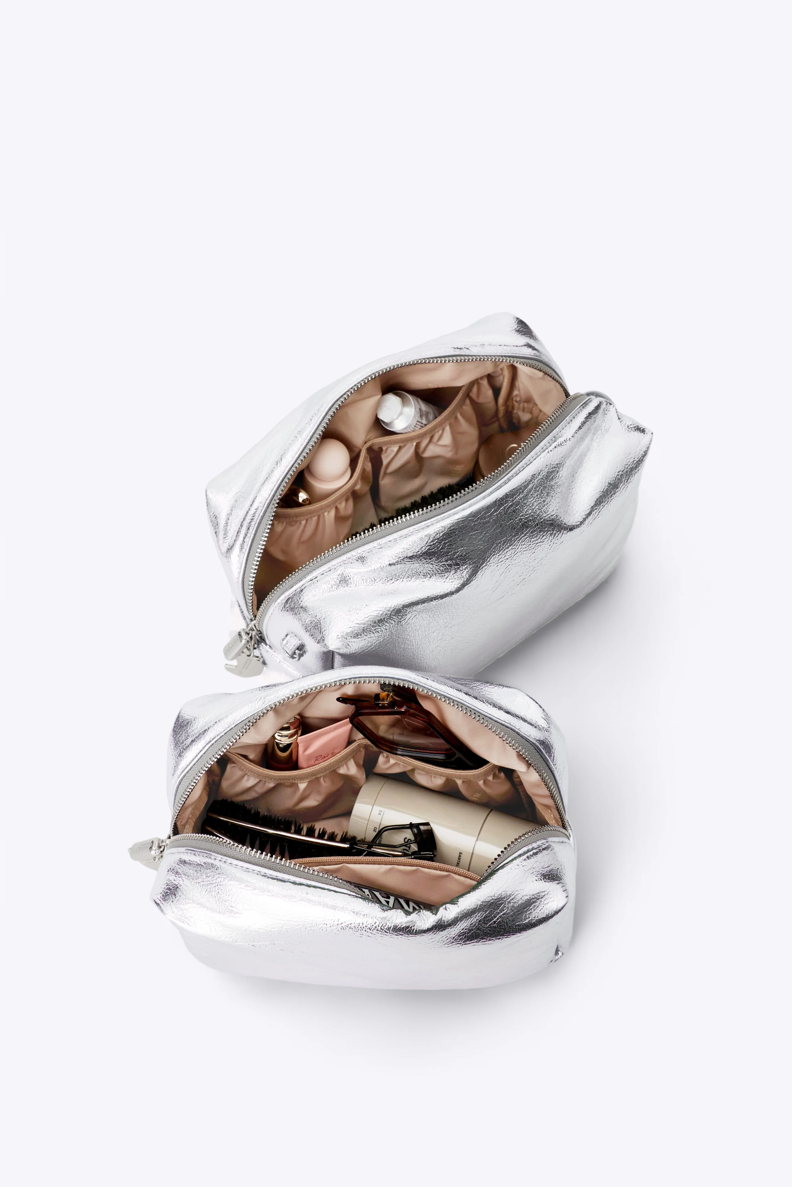 BÉIS x Chipotle The Burrito Pouch Set in Foil - Image 3