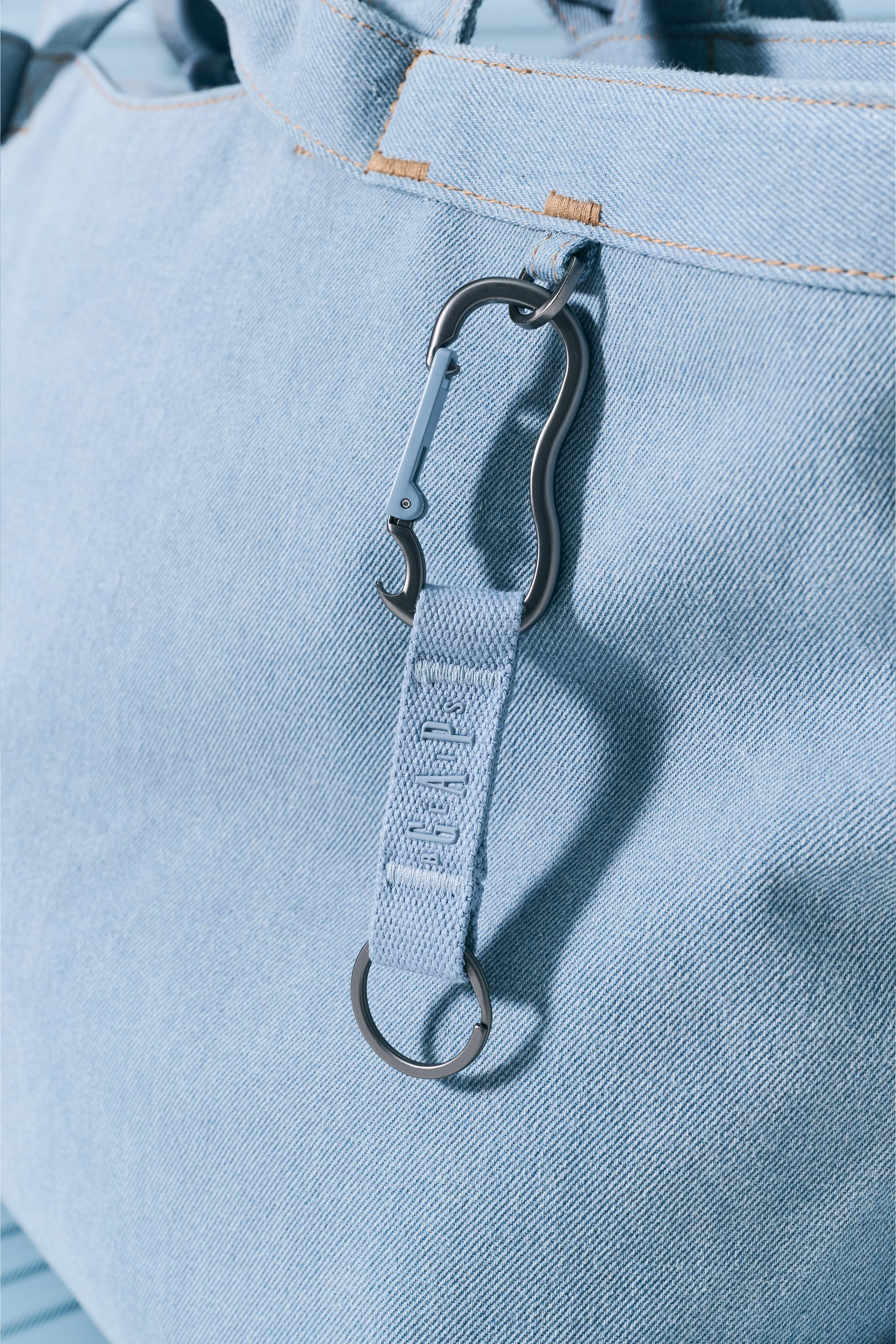 Gap x BÉIS The Carabiner in Denim Blue - Image 3