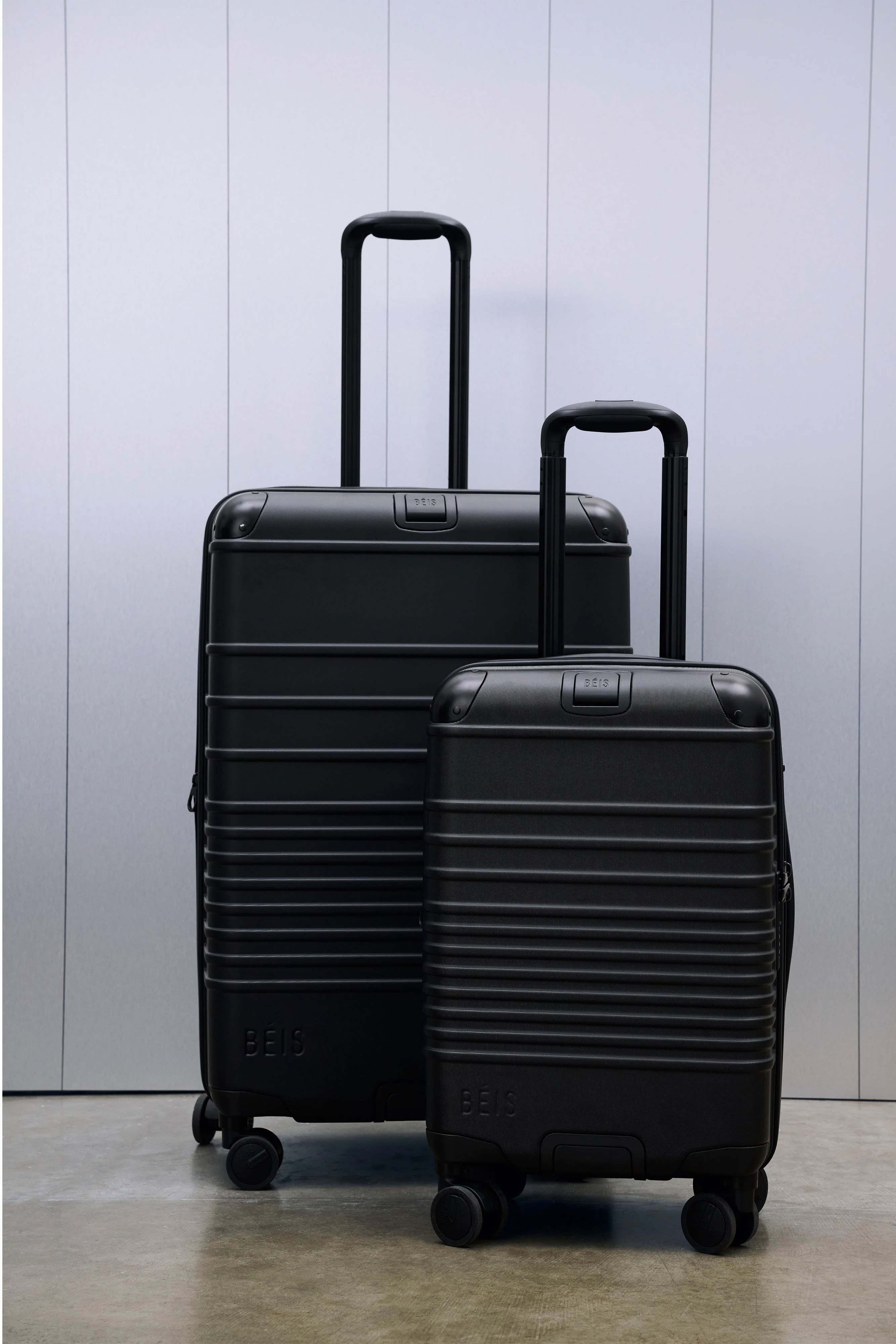 The Hybrid Carry-On Roller in Black - Image 4