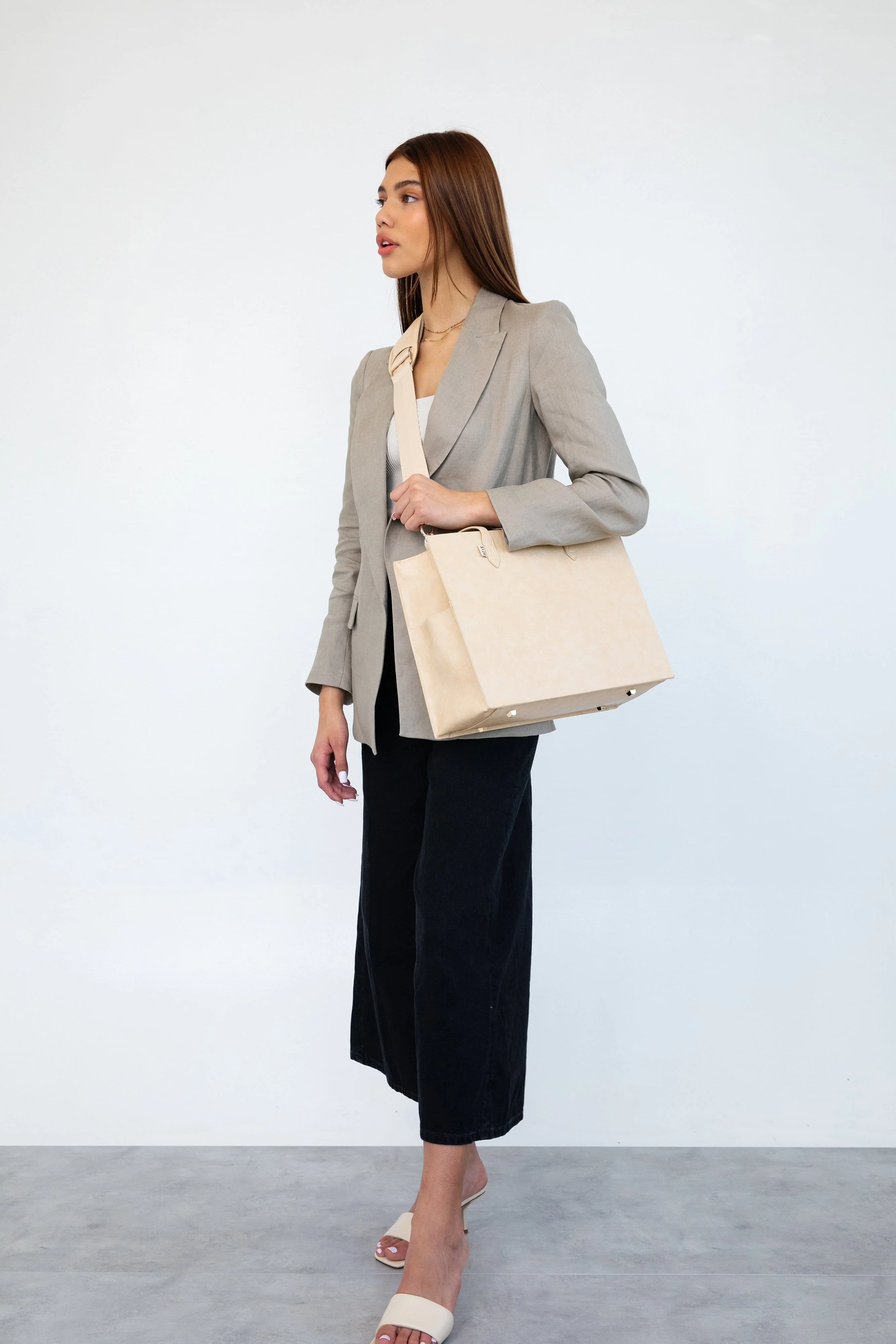The Work Tote in Beige - Image 2